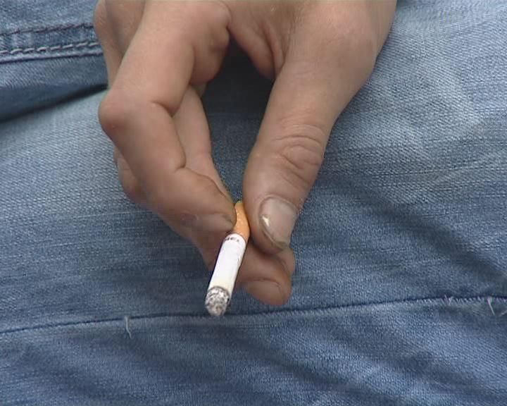 В Києві штрафуватимуть за кинутий на землю недопалок В Києві штрафуватимуть за кинутий на землю недопалок