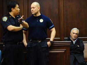 Японія: Піднімати питання про усунення Стросс-Кана з поста глави МВФ ще рано Японія: Піднімати питання про усунення Стросс-Кана з поста глави МВФ ще рано