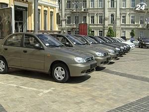 Міліції подарували 10 машин Міліції подарували 10 машин