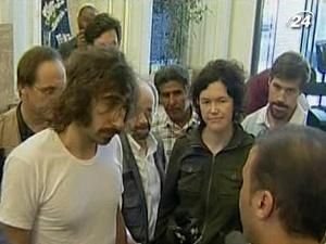 Ливийское правительство освободило из плена 4-х иностранных репортеров Ливийское правительство освободило из плена 4-х иностранных репортеров