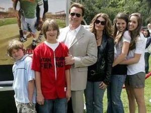 Жена и любовница Шварцнеггера забеременели почти одновременно Жена и любовница Шварцнеггера забеременели почти одновременно