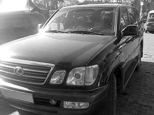 В центрі Києва з машини вкрали 110 тисяч доларів В центрі Києва з машини вкрали 110 тисяч доларів