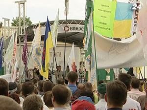 Підсумок тижня: в Україні з'явилась мода на протести та мітинги