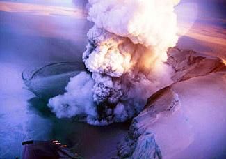 Пепел из исландского вулкана может достичь Великобритании уже сегодня вечером Пепел из исландского вулкана может достичь Великобритании уже сегодня вечером