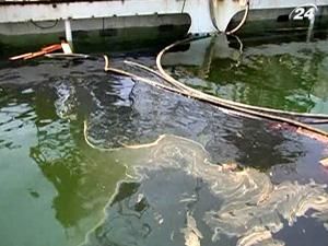 На Одещині затонув док із судном На Одещині затонув док із судном