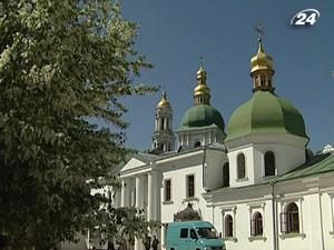 "Софія Київська" та Києво-Печерська Лавра руйнуються "Софія Київська" та Києво-Печерська Лавра руйнуються