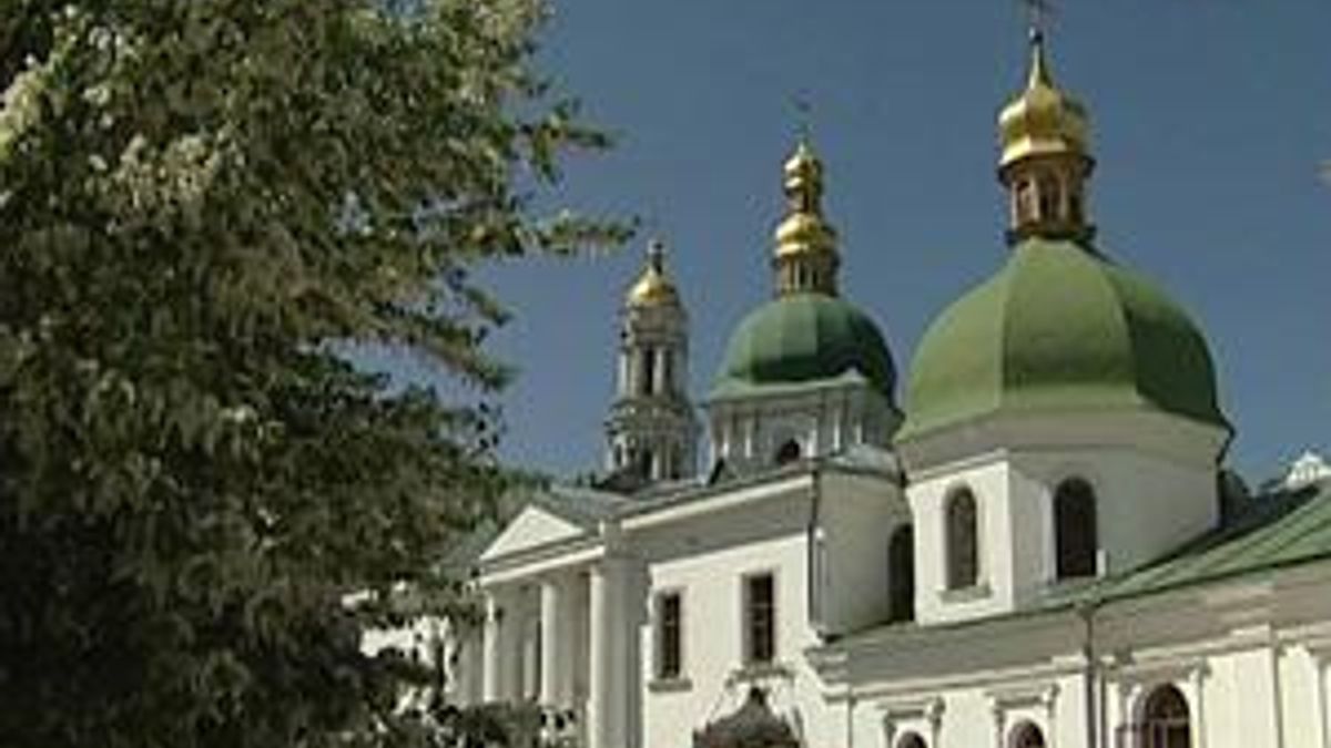 "Софія Київська" та Києво-Печерська Лавра руйнуються "Софія Київська" та Києво-Печерська Лавра руйнуються