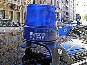 Наряди ДАІ відтепер зобов'язані їздити з мигалками Наряди ДАІ відтепер зобов'язані їздити з мигалками