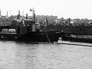 В Ильичевске затонул ремонтный док с танкером внутри В Ильичевске затонул ремонтный док с танкером внутри