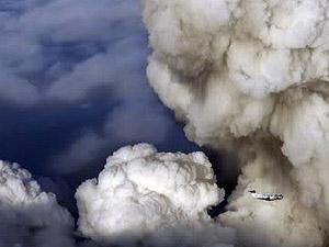 Авиарейсы в Шотландии отменяют из-за облака пепла Авиарейсы в Шотландии отменяют из-за облака пепла