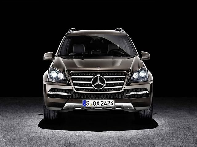 Mercedes Benz показал самый роскошный кроссовер GL-Class Grand Edition