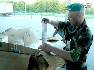 Корейські дипломати везли контрабандні цигарки Корейські дипломати везли контрабандні цигарки
