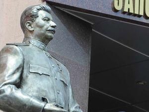 Суд проверит, сколько в действительности стоит силуминовый Сталин