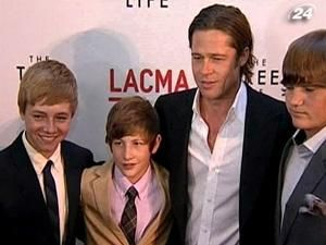 Брэд Питт привез в Голливуд победителя Канн-2011 Брэд Питт привез в Голливуд победителя Канн-2011