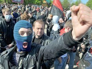 К админаресту привлекли двух свободовцев за неповиновение милиции 9 мая