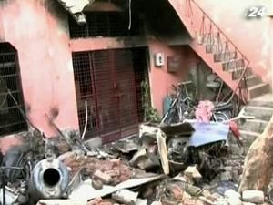 В Індії невеликий літак впав на житловий квартал В Індії невеликий літак впав на житловий квартал