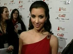 Ким Кардашян выходит замуж за своего бойфренда Криса Хамфриса Ким Кардашян выходит замуж за своего бойфренда Криса Хамфриса