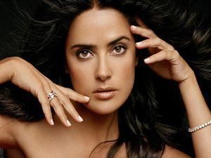 Сальма Хайєк після заміжжя перетворилася на зразкову домогосподарку Сальма Хайєк після заміжжя перетворилася на зразкову домогосподарку