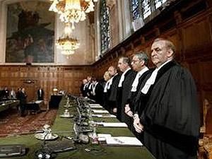 Самолет с Ратко Младичем летит в Гаагу Самолет с Ратко Младичем летит в Гаагу