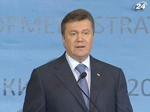 Янукович поручил правительству пересмотреть коммунальные тарифы Янукович поручил правительству пересмотреть коммунальные тарифы