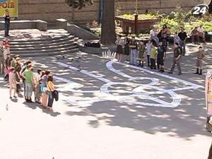 Крупнейший в истории Украины тризуб создали на Прикарпатье Крупнейший в истории Украины тризуб создали на Прикарпатье