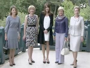 Журналісти переконалися у вагітності Карли Бруні Журналісти переконалися у вагітності Карли Бруні