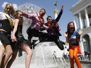 Сьогодні у школах України — останній дзвоник Сьогодні у школах України — останній дзвоник