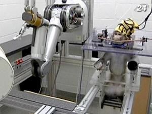 Крихітний чіп може дати надію для паралізованих людей Крихітний чіп може дати надію для паралізованих людей