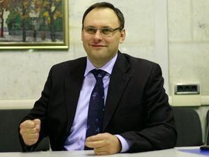 Каськив не имеет жилья, но ездит на двух машинах Каськив не имеет жилья, но ездит на двух машинах