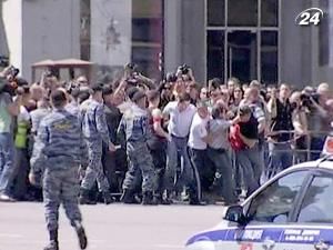 Правоохоронці не дозволили геям провести парад у Москві Правоохоронці не дозволили геям провести парад у Москві