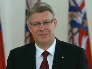 Президент Латвии распускает парламент из-за обслуживания интересов олигархов Президент Латвии распускает парламент из-за обслуживания интересов олигархов