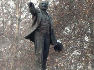 В Таджикистане демонтировали крупнейший в регионе памятник Ленину В Таджикистане демонтировали крупнейший в регионе памятник Ленину