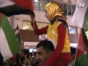 В Стамбуле почтили память погибших с "Флотилии Свободы" В Стамбуле почтили память погибших с "Флотилии Свободы"