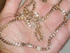 У Києві студент зірвав з жінки золотий ланцюжок У Києві студент зірвав з жінки золотий ланцюжок