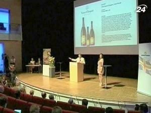 На фінському аукціоні за рекордну ціну пішли з молотка 2 пляшки шампанського