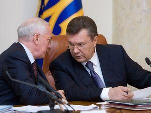 Політолог: Янукович готує звільнення Азарова