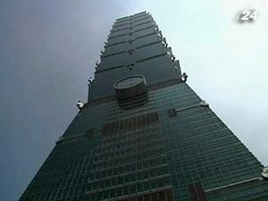 94-летний тайванец выбегает на 91 этаж небоскреба