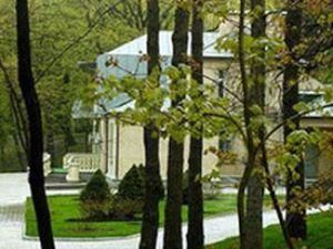 Журналисты уже возле резиденции Президента в Межгорье Журналисты уже возле резиденции Президента в Межгорье