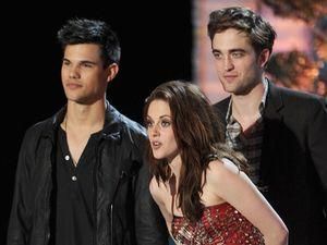 MTV Movie Awards: и снова "Сумерки" в фаворе MTV Movie Awards: и снова "Сумерки" в фаворе