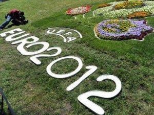 UEFA заробить більше мільярда на Євро-2012 UEFA заробить більше мільярда на Євро-2012