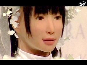 Роботы-модели могут с успехом заменить человека Роботы-модели могут с успехом заменить человека