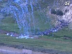 Израильские солдаты застрелили около 20 арабов на границе с Сирией Израильские солдаты застрелили около 20 арабов на границе с Сирией