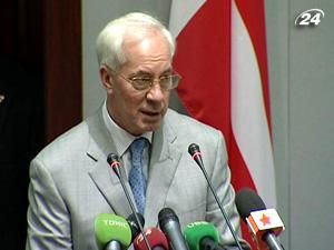 Азаров: МВФ для погашення зовнішніх боргів не потрібен Азаров: МВФ для погашення зовнішніх боргів не потрібен