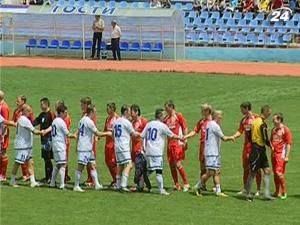 Кримські парламентарі та депутати Держдуми Росії зустрілись на полі Кримські парламентарі та депутати Держдуми Росії зустрілись на полі