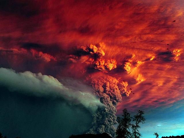 Извержение вулкана Пуйеуе в Чили