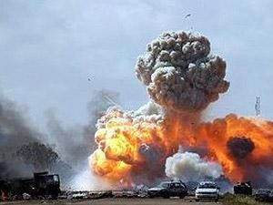 НАТО нанесло кілька ударів біля резиденції Каддафі в Тріполі