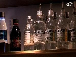 В Турции изъяли 7 тысяч бутылок с некачественным спиртным В Турции изъяли 7 тысяч бутылок с некачественным спиртным