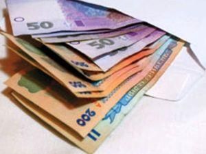 Из-за власти каждый гражданин уже должен 10 тысяч гривен Из-за власти каждый гражданин уже должен 10 тысяч гривен