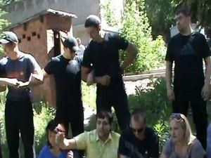 На будівництві Януковича-молодшого "качки" побили людей (ВІДЕО) На будівництві Януковича-молодшого "качки" побили людей (ВІДЕО)