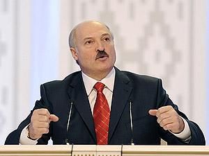 Лукашенко вимагає знизити ціни на пальне
